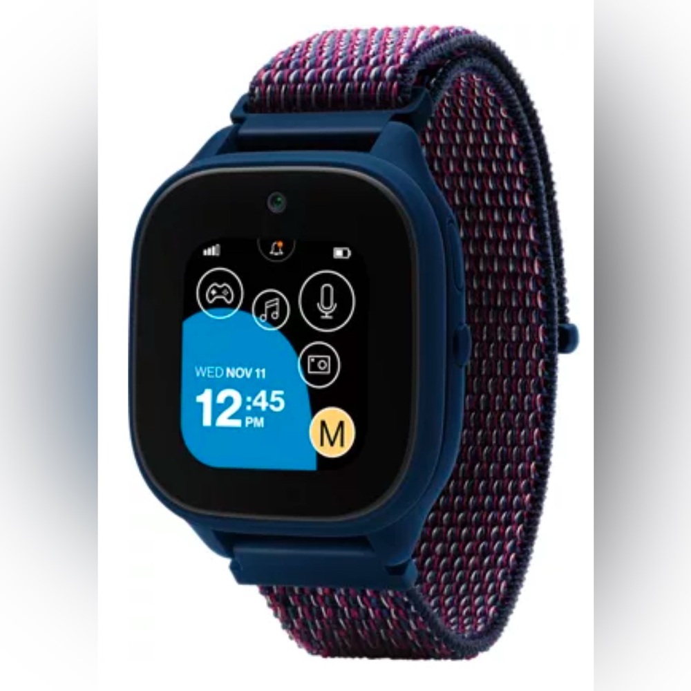 Excellent Condition Gizmo Smart Watch 3 - Kids' Tracker + Charger + Sports Band